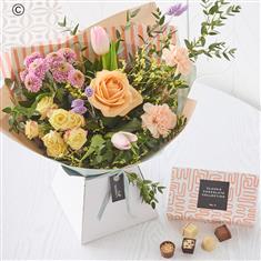 Spring Trending Hand-tied with Chocolates Gift Set
